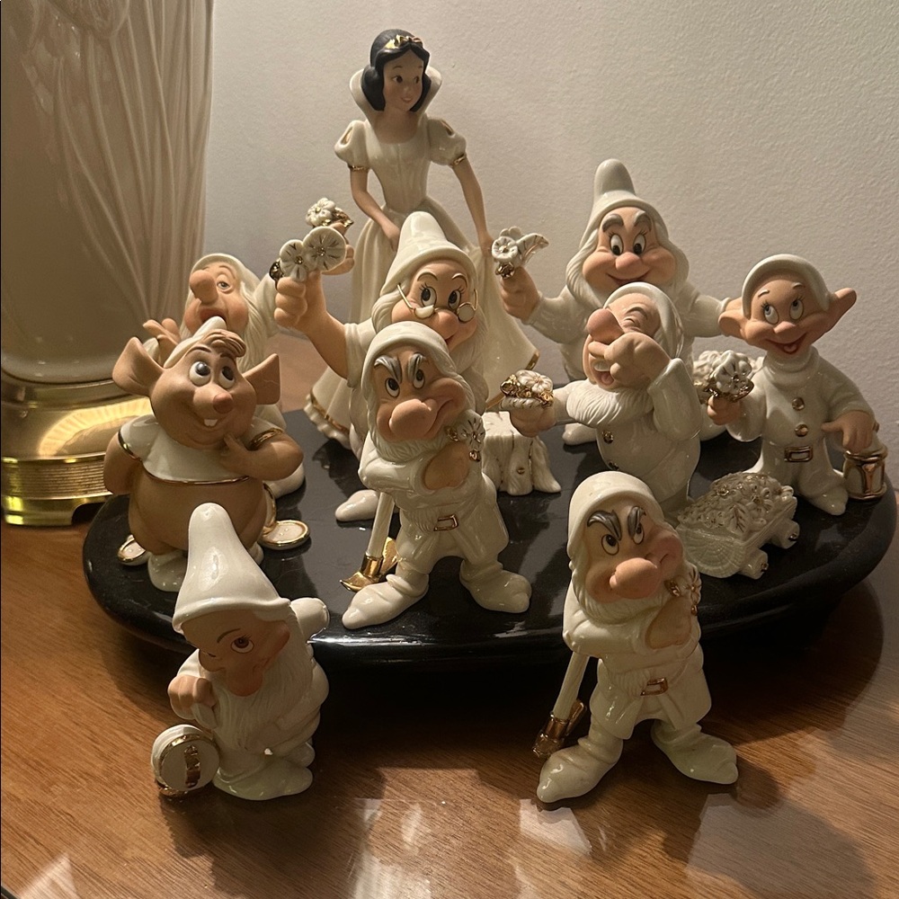 Lenox Snow White and Dwarfs Figurine Set with Gold and White Accents